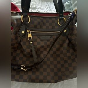 AUTHENTIC LOUIS VUITTON EVORA MM IN PRE LOVED CONDITION